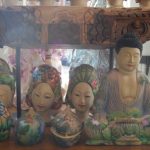 Handbemalte Buddhafiguren